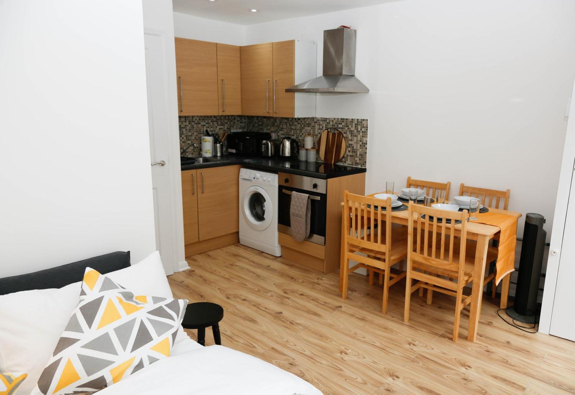 New Luxury Apartments In Central London Next To Shops, Cafes, Bars & Metro Eksteriør billede