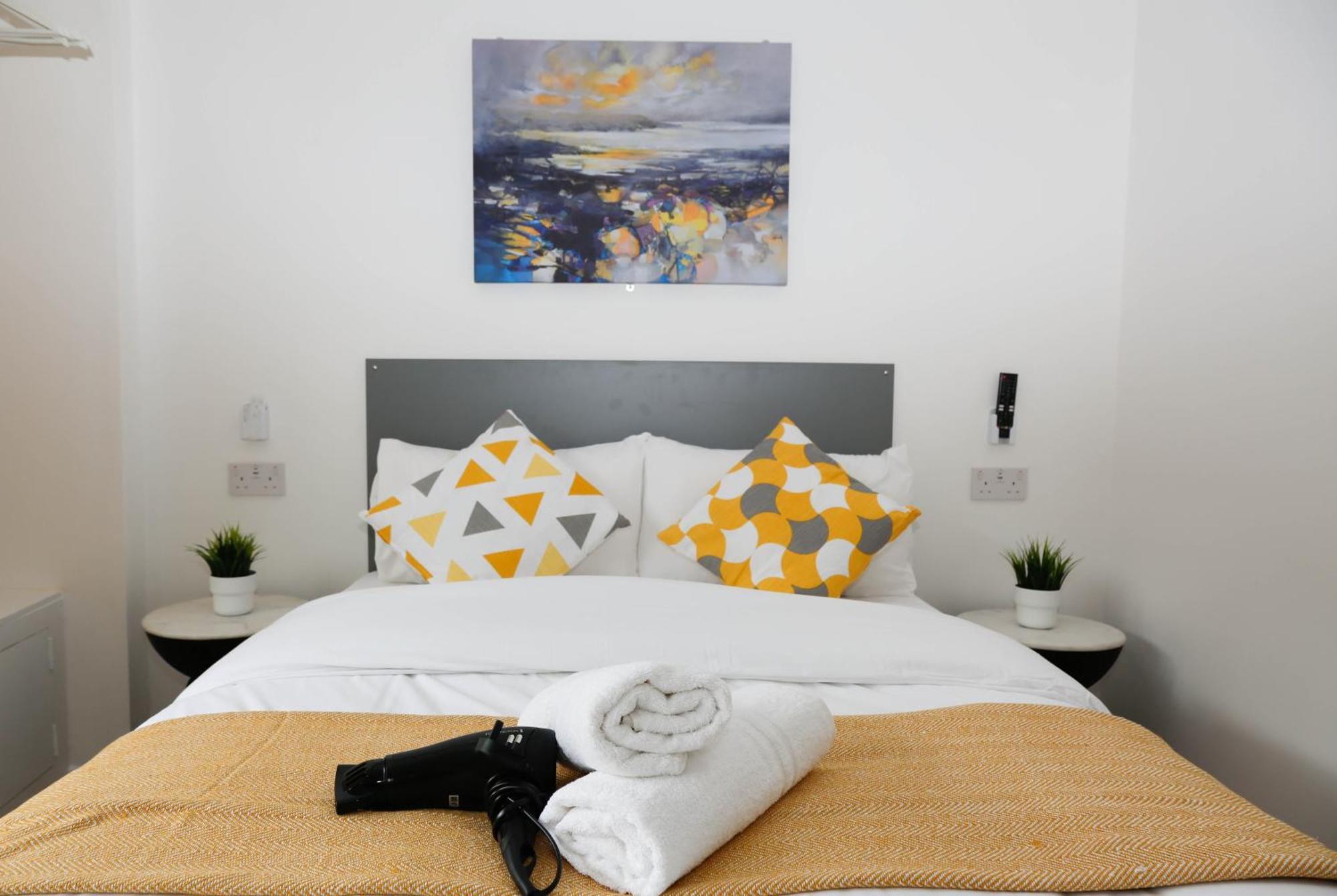 New Luxury Apartments In Central London Next To Shops, Cafes, Bars & Metro Eksteriør billede