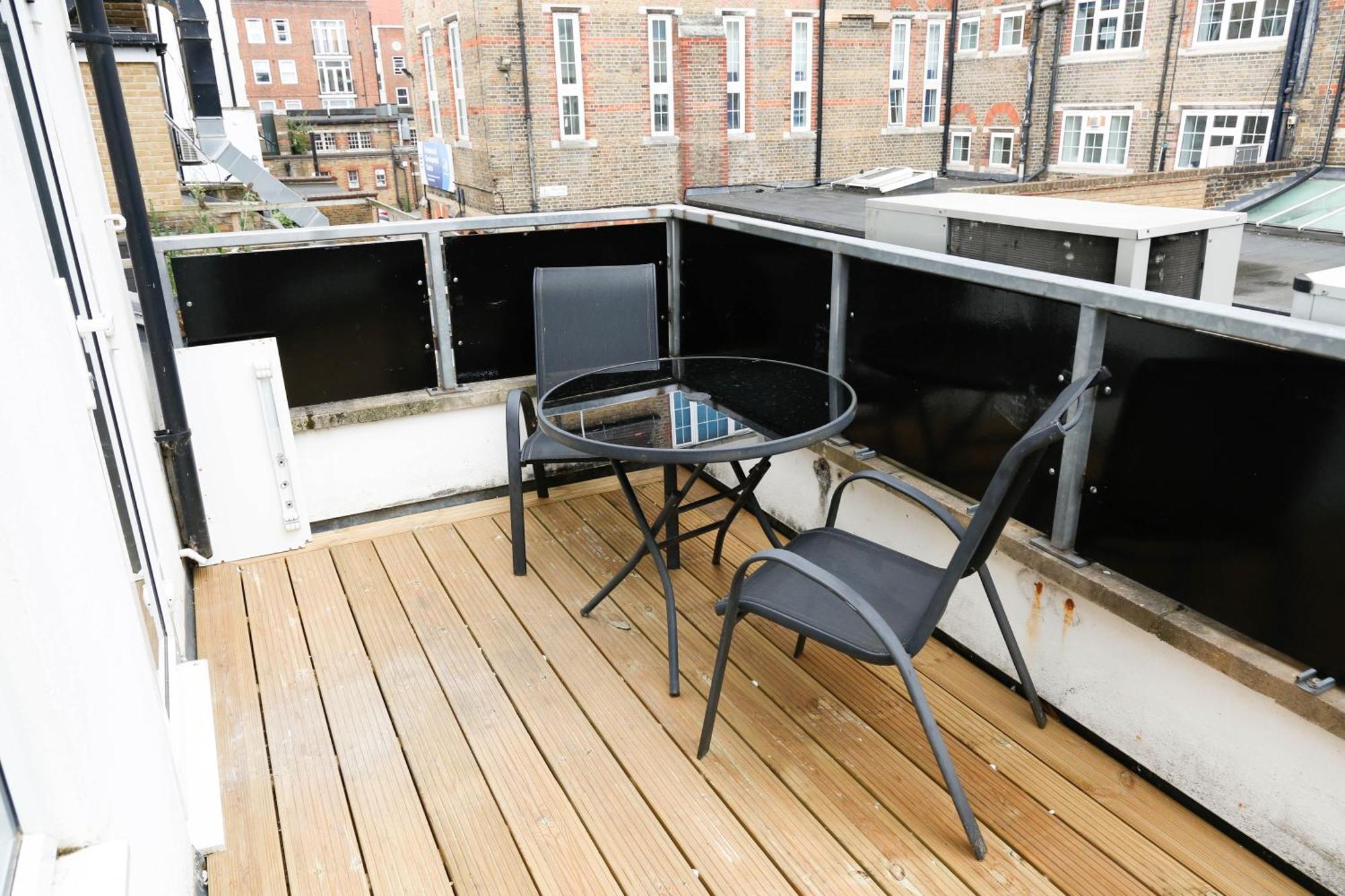 New Luxury Apartments In Central London Next To Shops, Cafes, Bars & Metro Eksteriør billede