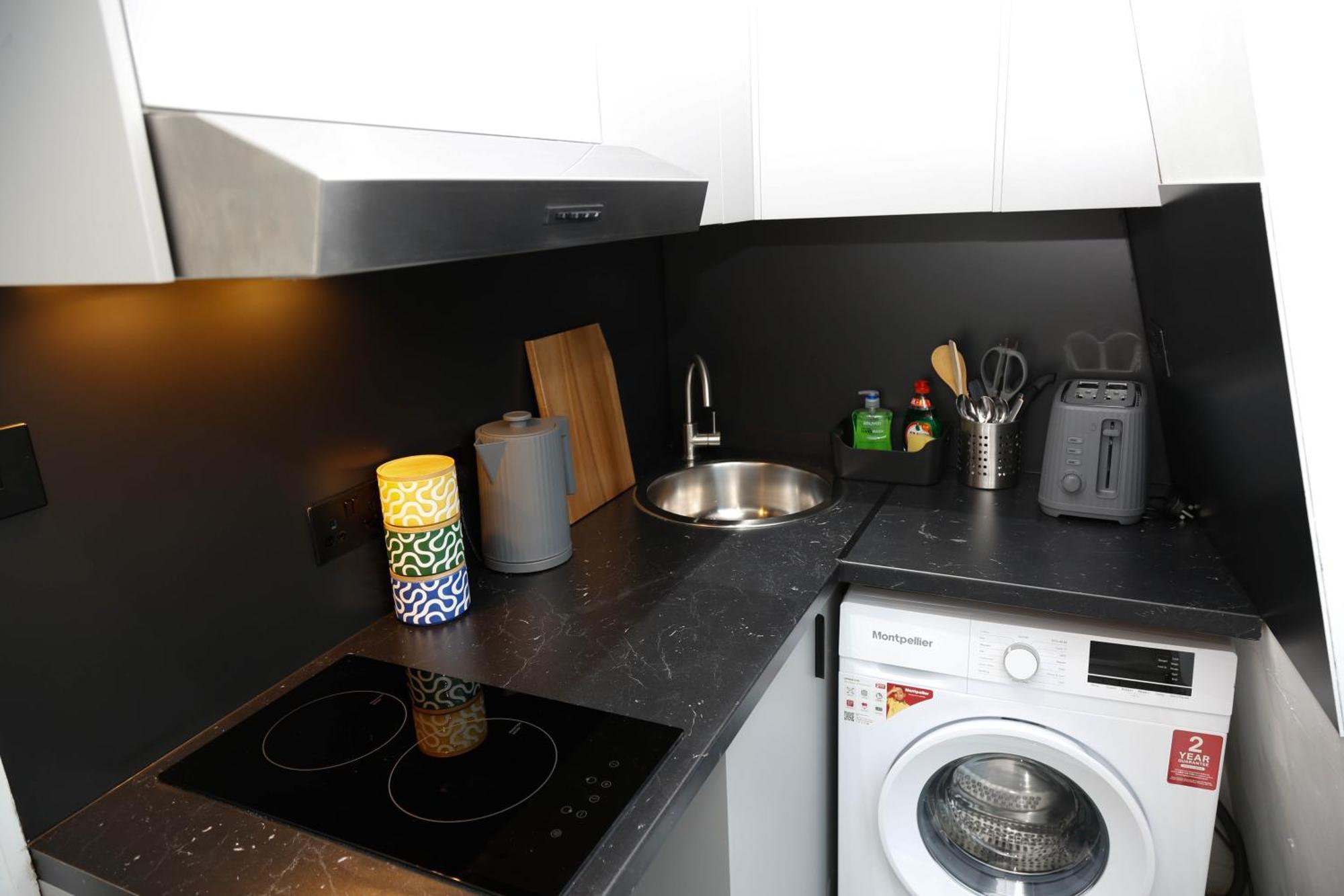 New Luxury Apartments In Central London Next To Shops, Cafes, Bars & Metro Eksteriør billede