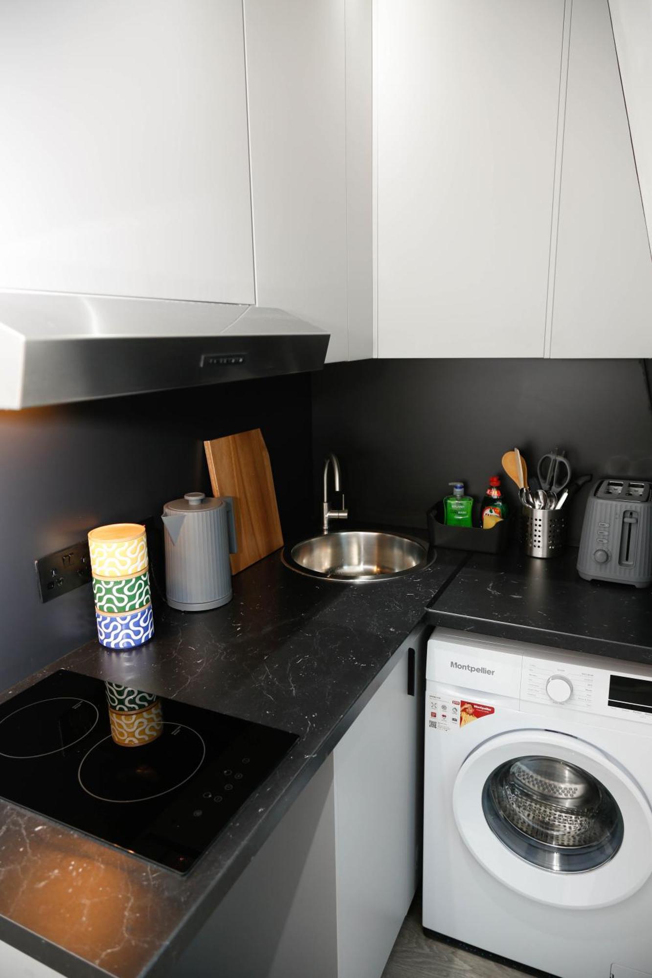 New Luxury Apartments In Central London Next To Shops, Cafes, Bars & Metro Eksteriør billede