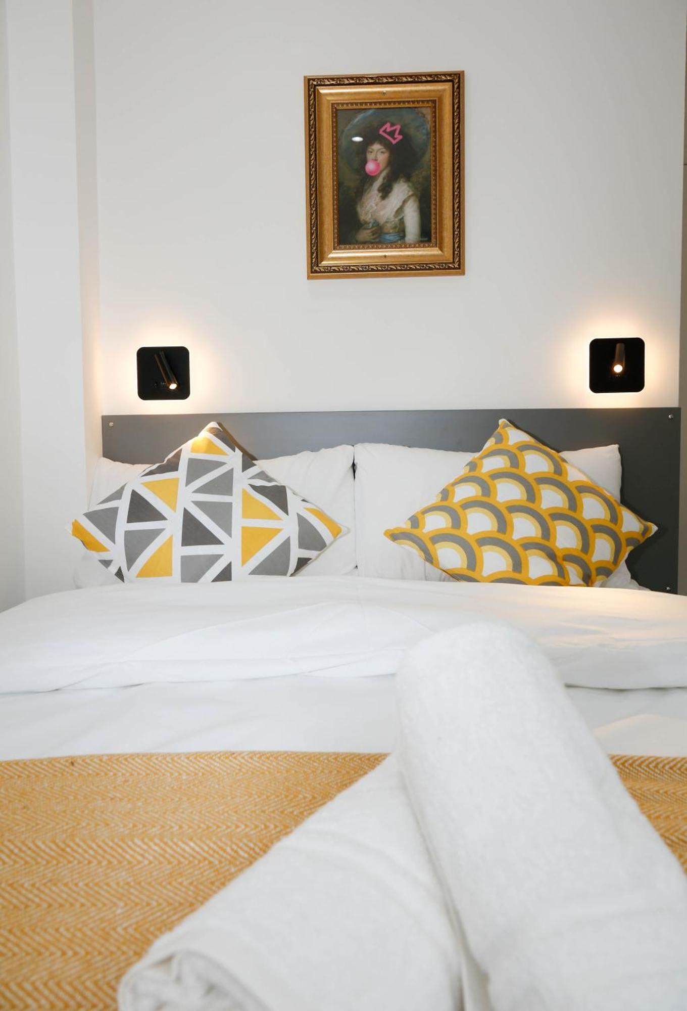 New Luxury Apartments In Central London Next To Shops, Cafes, Bars & Metro Eksteriør billede