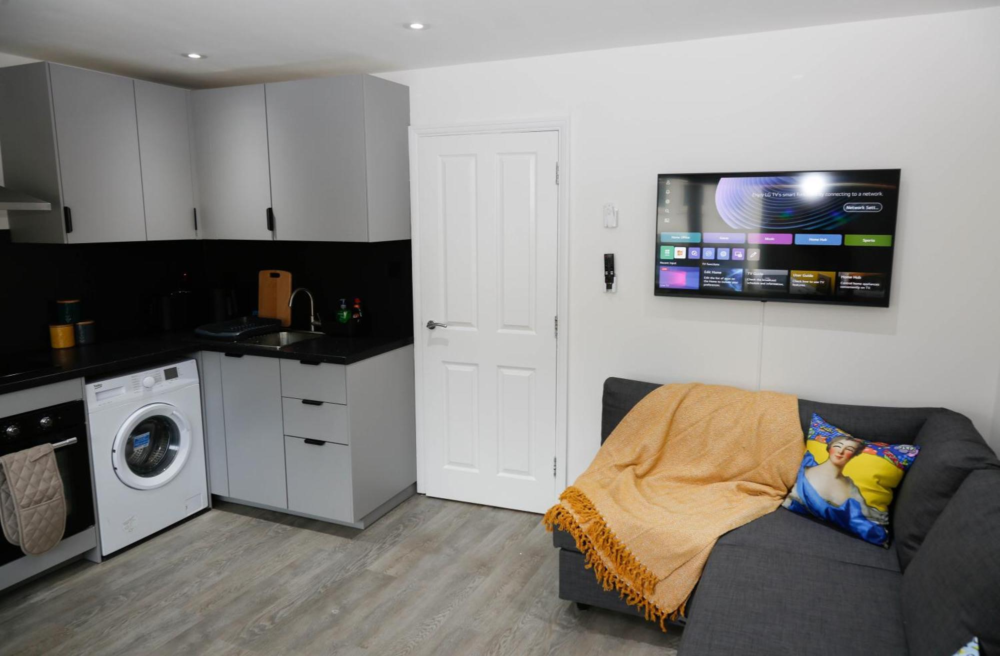 New Luxury Apartments In Central London Next To Shops, Cafes, Bars & Metro Eksteriør billede